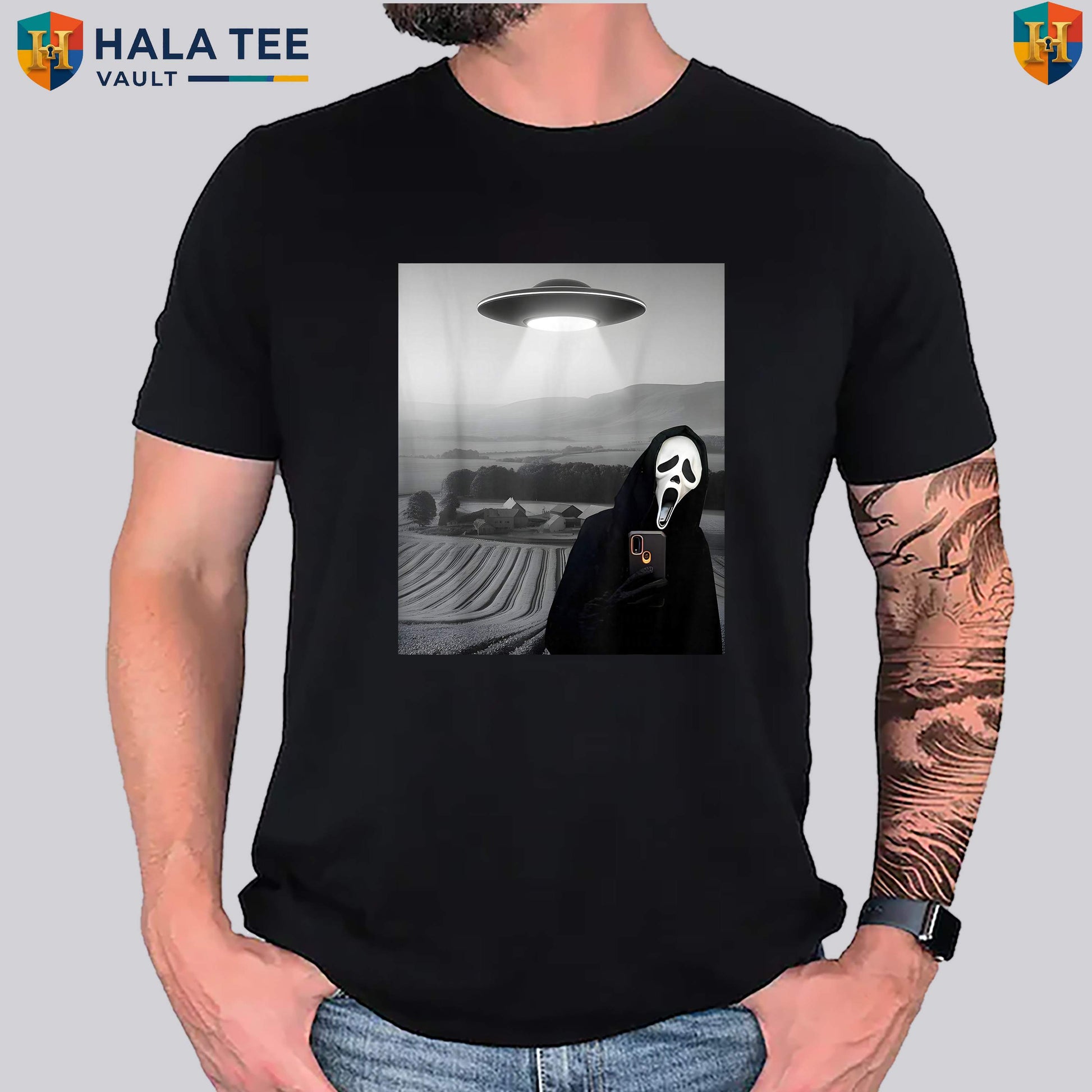 Horror Ghost Selfie Alien T-Shirt Cute Scary Face UFO Funny Halloween Apparel