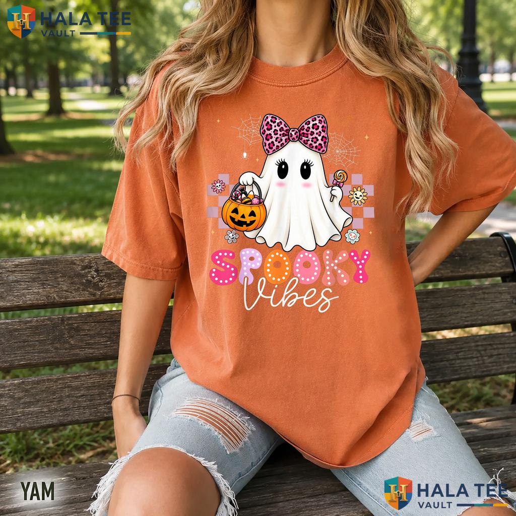Spooky Vibes Ghost Costumes Retro Style T-Shirt Groovy Halloween