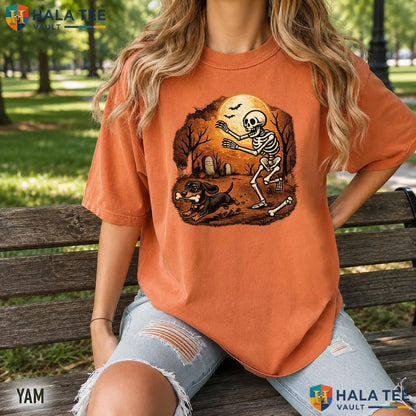 Halloween Dachshund Dog Comfort Colors T Shirt Funny Skeleton Pet Lover Top Relaxed Fit Tee