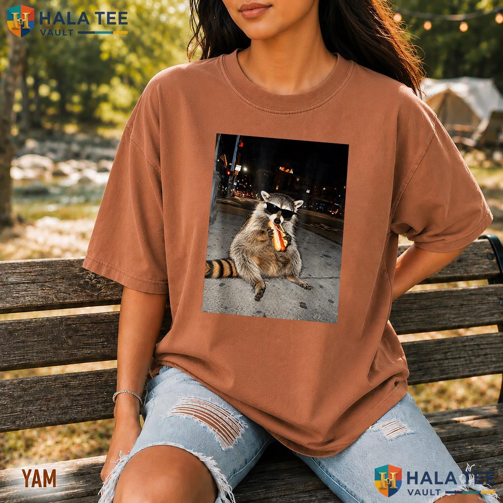 Raccoon Eating Hot Dogs Retro Style T-Shirt Funny Hungry Trash Panda Top