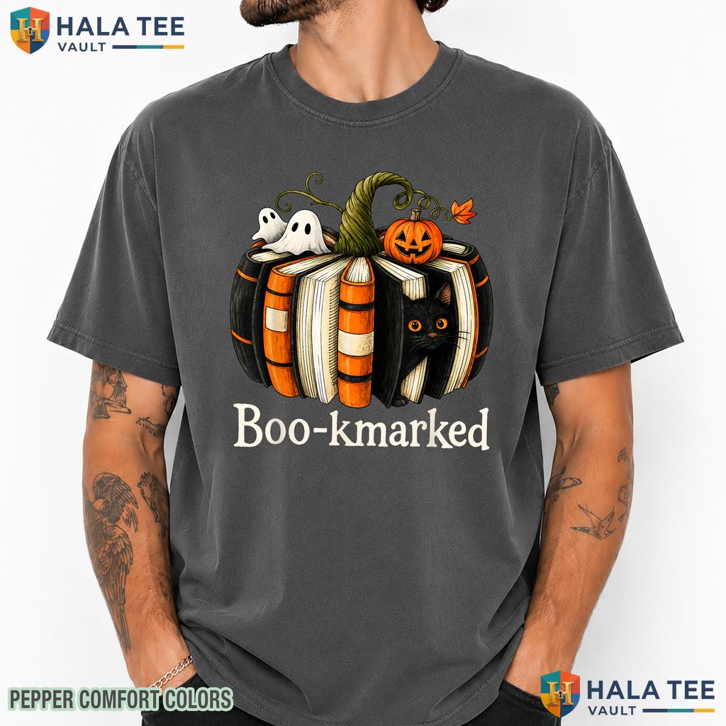 Reading Pumpkin Cat Librarian Comfort Colors T-Shirt Halloween Teacher