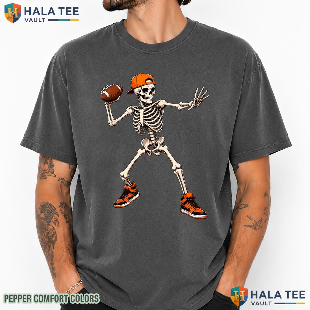 Skeleton Playing Football Comfort Colors T-Shirt Funny Halloween Boys